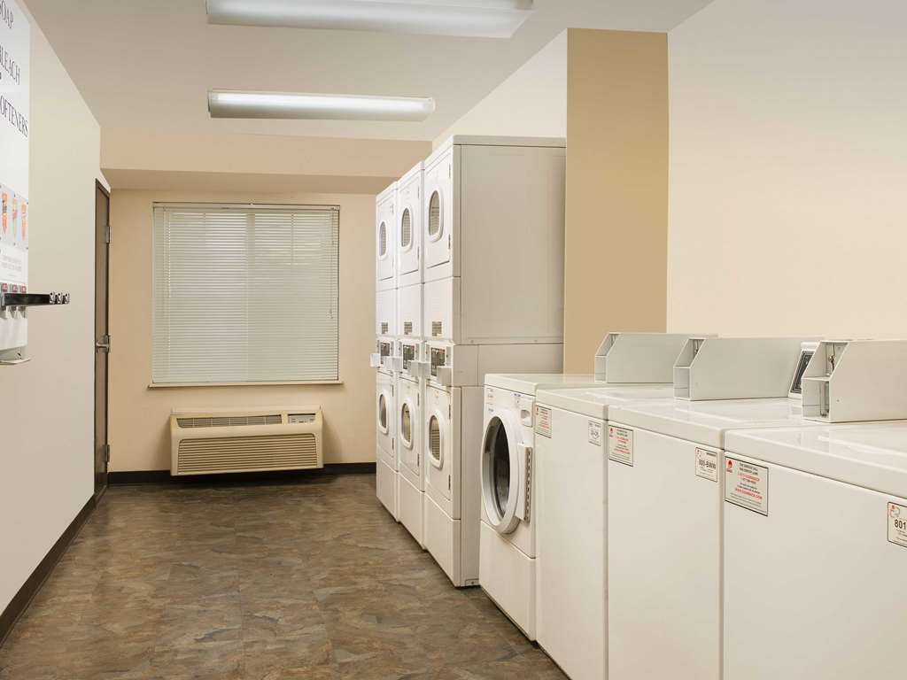 Woodspring Spartanburg Hotel